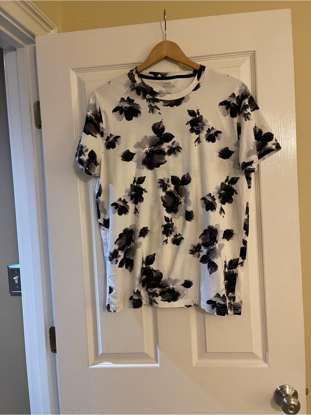 Hollister White Tee with Black and Gray Floral Print